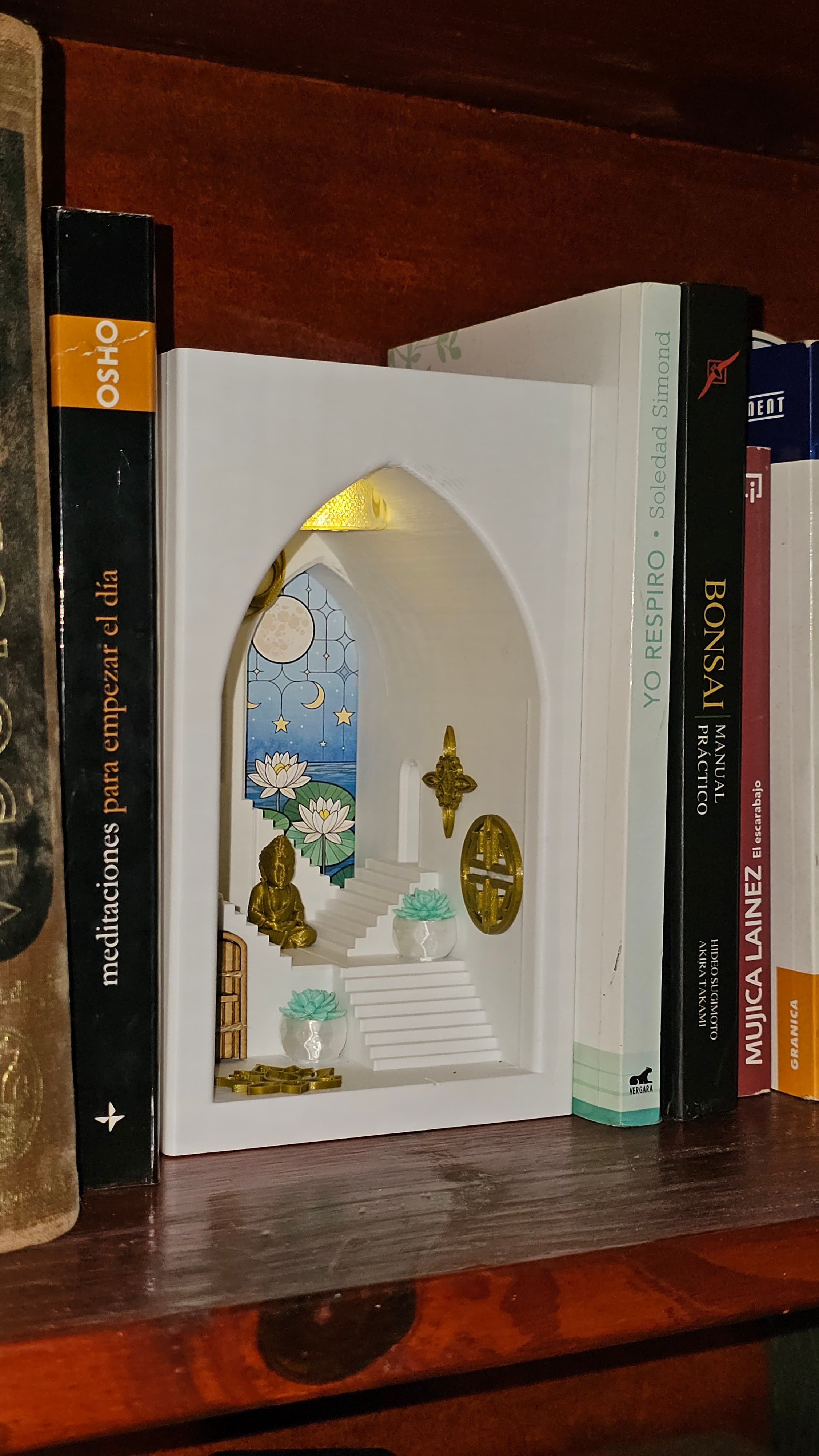 Book Nook, Sujeta Libros Templo Decoracion, Con Luz — miniatura 3